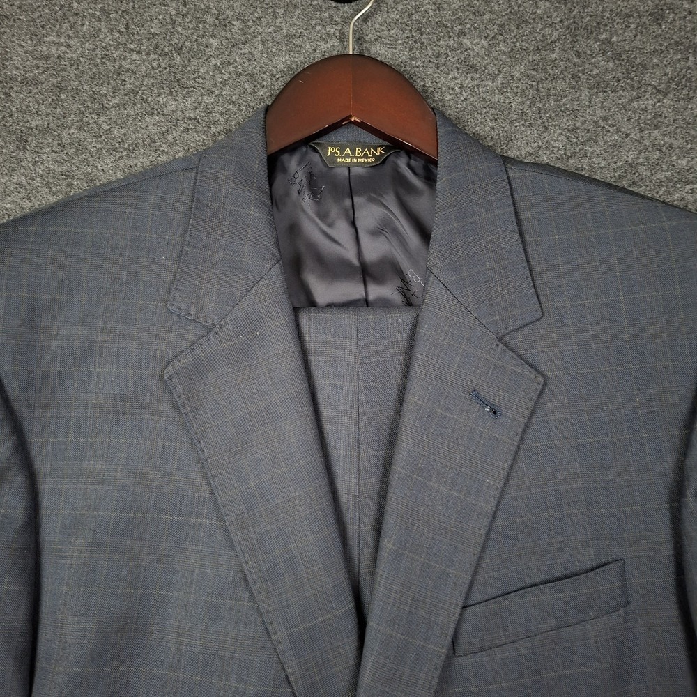 Jos A Bank GORDON Suit 42R 31x31 Navy Blue Plaid Wool Signature Gold Pleated